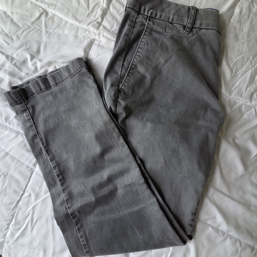 Tommy Bahama Men's Gray Stretch Khaki Pants 32w/30l. Great Condition.
